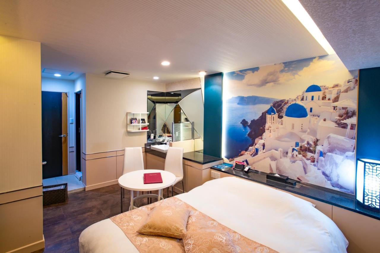 Hotel Apricot (Adults Only) Hiroshima Exteriör bild