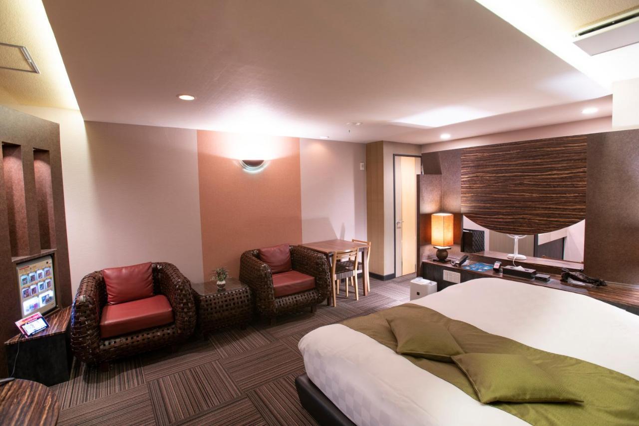 Hotel Apricot (Adults Only) Hiroshima Exteriör bild